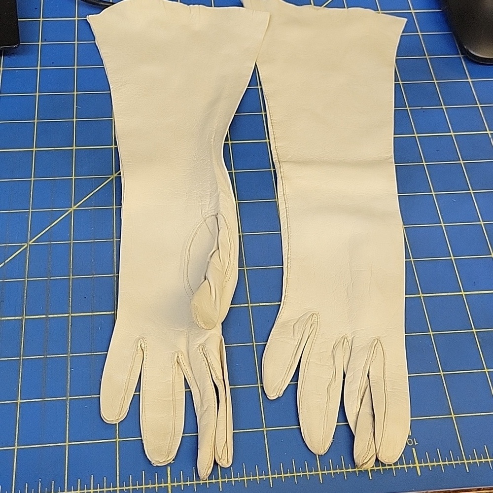 Vintage Creamy White Leather Glovesw 13" Cuff To Finger Tips